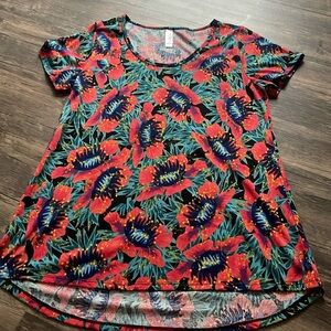 ☘️☘️ Floral lularoe tunic top